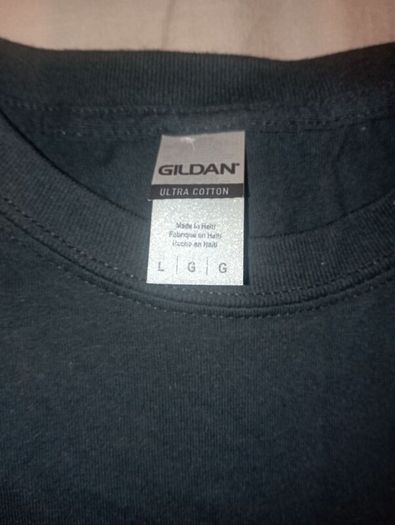US graphic t shirt size large