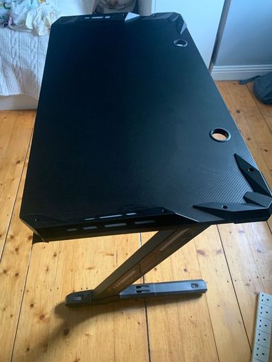 Gaming desk