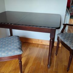 mahogany dining table