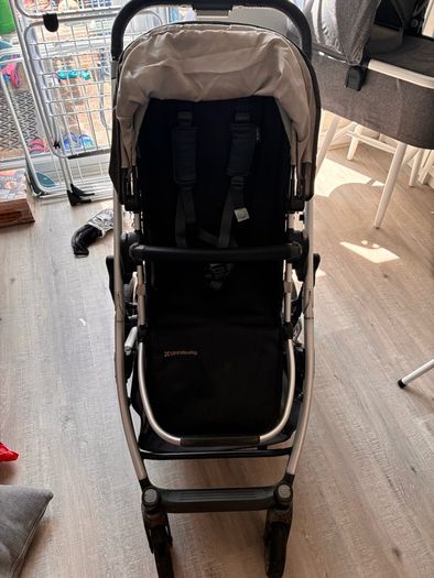 Uppababy Cruz V2 buggy and bassinet