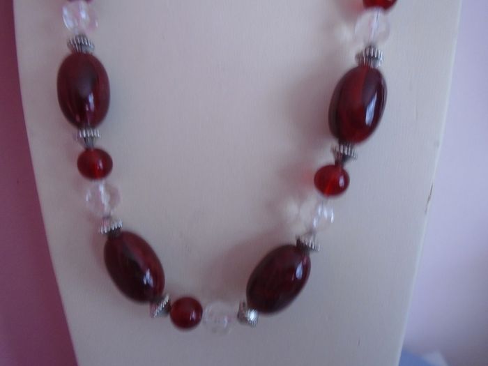 Long necklace,Jewellery,Red necklace