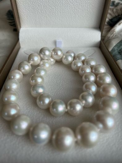 A Stunning Edison Pearl Necklace