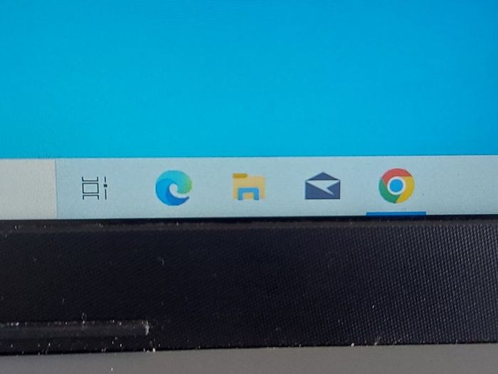 HP 15.6 inch Laptop, Model 15-db0521sa, AMD A6-9225 Radeon R4, 5 Compute Cores 2C + 3G, 2.6GHz, 4GB Ram, windows 10, Microsoft Edge, Chrome and VLC