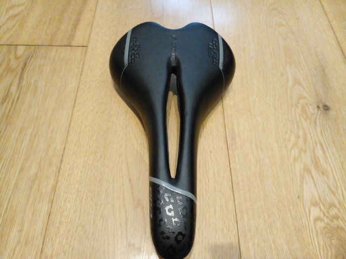 Ladies' Racing Bicycle Saddle