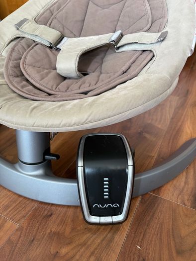 Nuna Leaf Swing Chair with Motor
