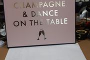 Sign funny