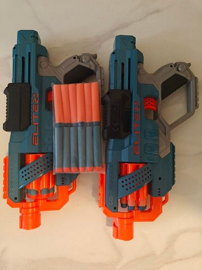 2x Nerf Elite 2.0 Blasters + Darts