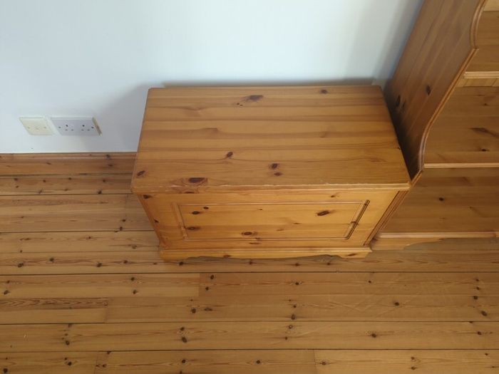 Storage Chest pine
