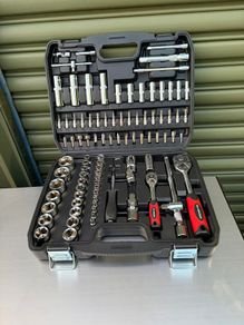 Brand New 100 Piece Socket Set - 1/2 & 1/4 Drive