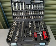 Brand New 100 Piece Socket Set - 1/2 & 1/4 Drive