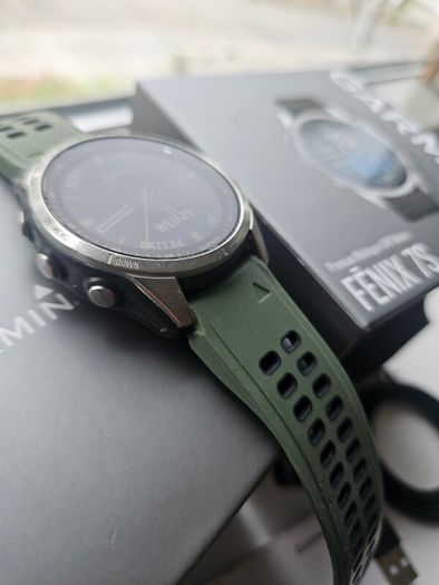 Garmin Fenix 7s with AMOLED Touchscreen and Warranty