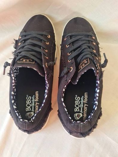 skechers bobs canvas trainers Size 7 eu 40 Black in excellent condition