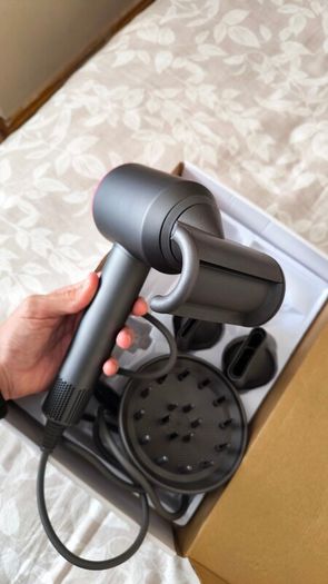 Hair dryer Magnetic heads