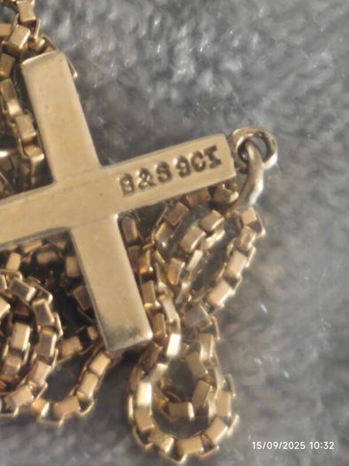 9ct gold cross and chain
