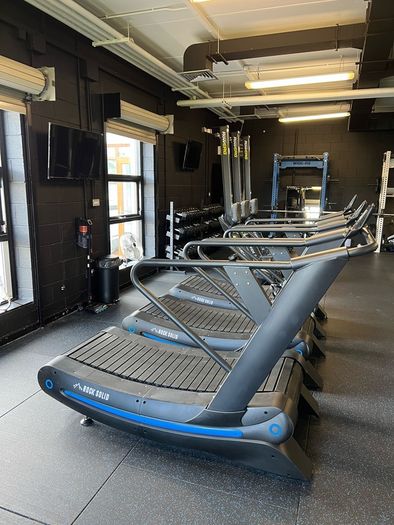 Curve treadmill (new commercial)