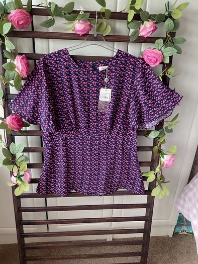 top Bnwt size 12 navy & pink short sleeve vintage inspired top Marc Angelo