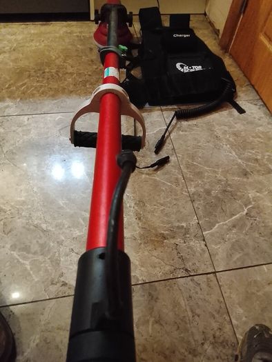 battery powered floor buffering machine