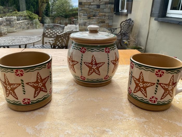 Nicholas  Mosse  Ginger star trio . Storage jar and two large mugs , all first quality and in perfect condition