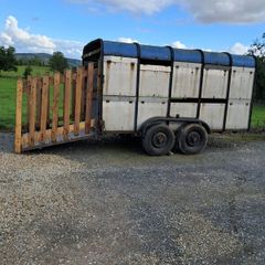 Cattle trailer