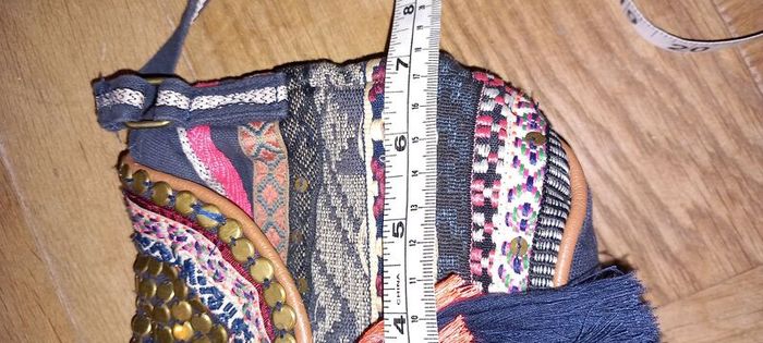 Accessorize small bucket bag