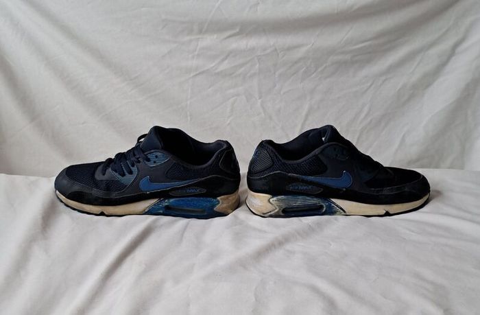 nike air max 90 size 9.5 eu 44.5 some signs of usage in good condition
