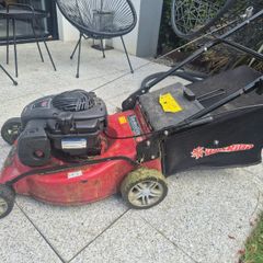 Briggs and Stratton Lawnmower