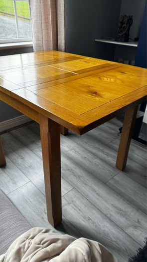 Beautiful extendable table