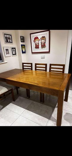 Jonathan Charles Extending Dining Table & 5 Flanagans Chairs
