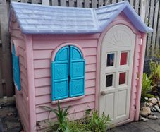 Little tikes playhouse and sandpit with cover