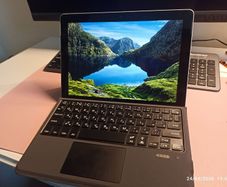 Microsoft Surface Go 10" Tablet / 8GB RAM / 128GB