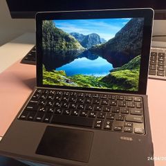 Microsoft Surface Go 10" Tablet / 8GB RAM / 128GB