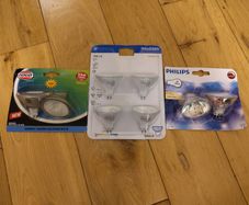 8 GU5.3 Light bulbs