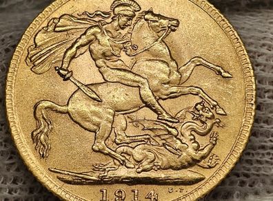Great Britain 1914 Gold Sovereign Beautiful Condition