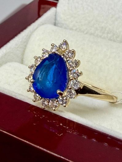 Diamond LUXURIANT Premium Vietnamese Cobalt Blue Spinel and Lab Grown Diamond Ring