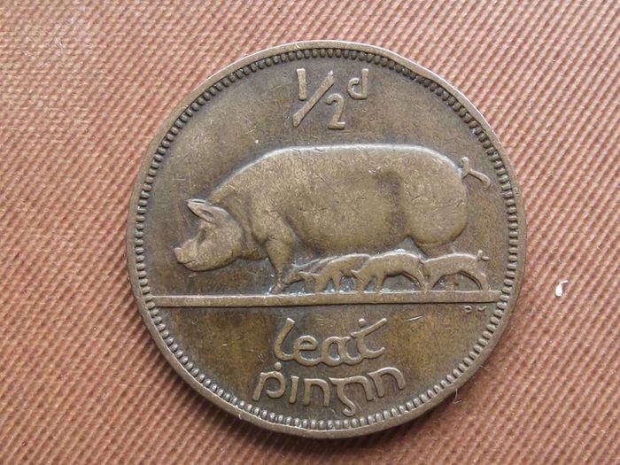 1933 Irish Free State. Irish Half Penny