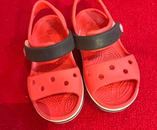 boys/girls sandals