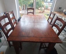 FREE Heritage Yesteryear Collection Dining Table