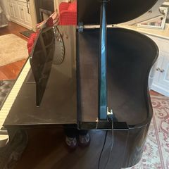 Baby grand