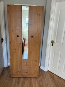 Wardrobe & Chest of drawers