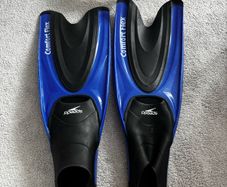 Speedo Swimming Fins for adults size 42-44 with googles