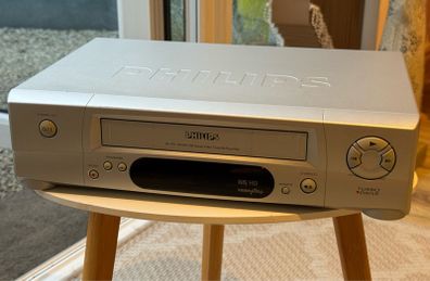Philips HI-FI VHS Video Recorder