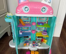 Gabbys Dollhouse
