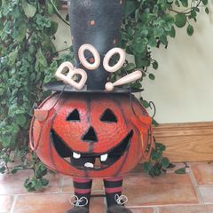 Halloween wobbly metal pumpkin