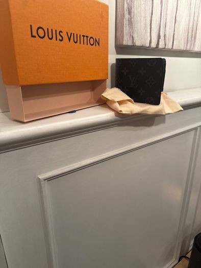 louis vuitton bifold wallet