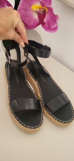SOUTH BEACH black woven straw sole sandals Sz 7