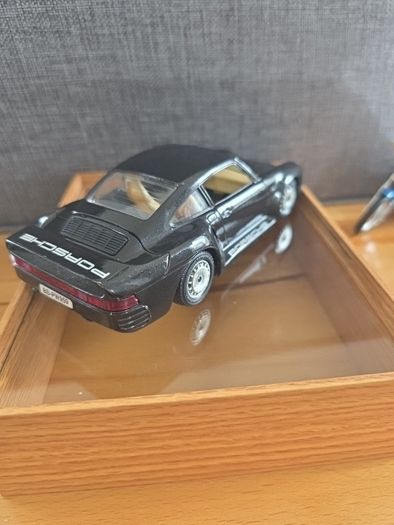 Title: Vintage Bburago Porsche 959 Diecast Model Car 1:24 - Black - Made in Italy  .