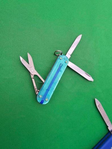 Vintage Discontinued Eddie Bauer Wenger Esquire with Victorinox Classic sd Swiss Army Knife in Combo
