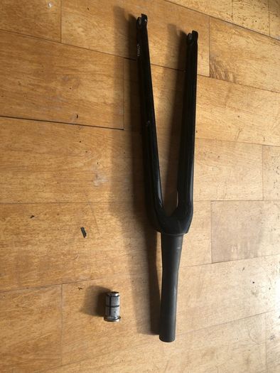 Fact Carbon road bike fork