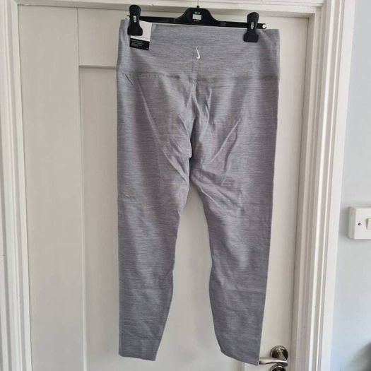 NIKE Lux yoga high rise 7/8 pale grey leggings bnwt