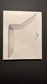 iPad Pro 13-inch ( MAGIC KEYBOARD) M4/M5 Compatible British English WHITE Brand New Sealed 1 Year Warranty